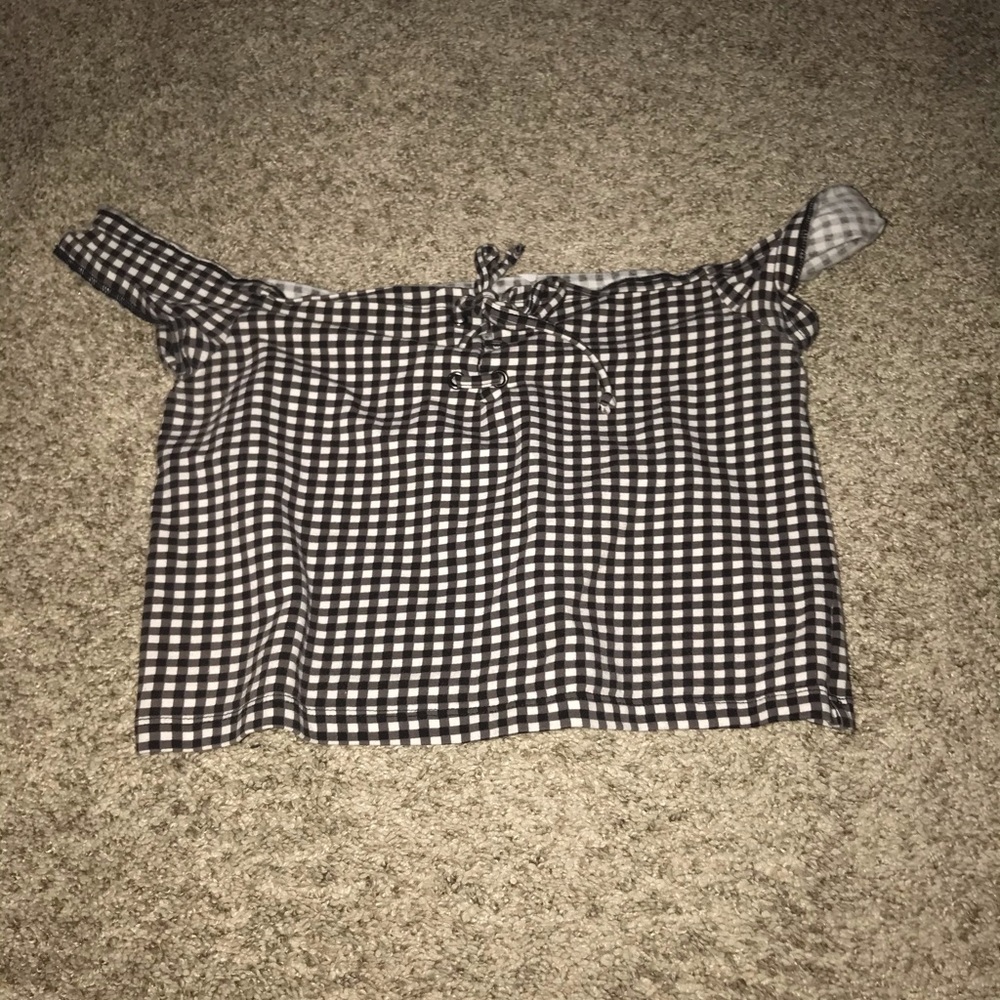 checkered crop top